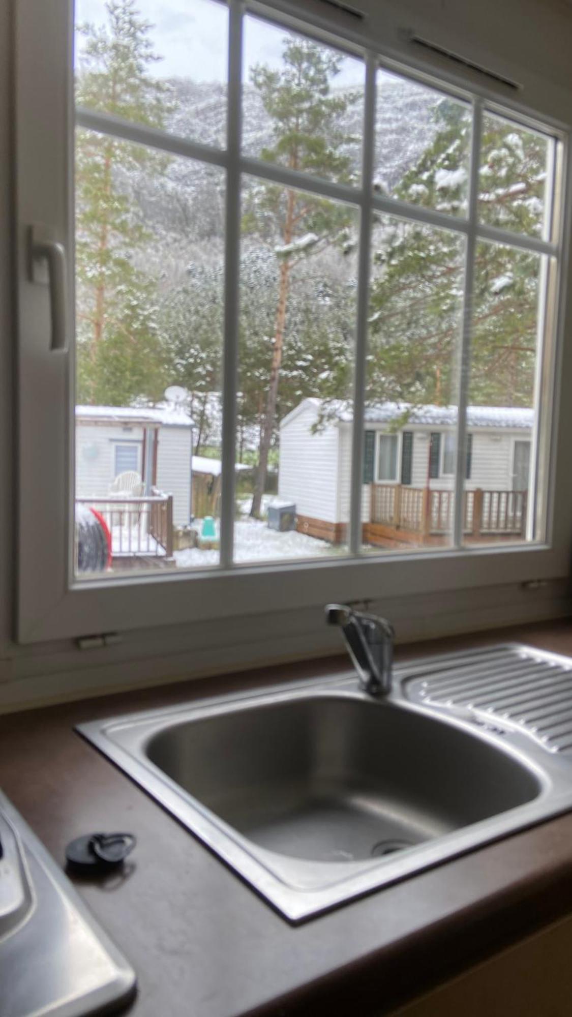 Mobilhome Comfort A La Montagne Saint-Auban  エクステリア 写真