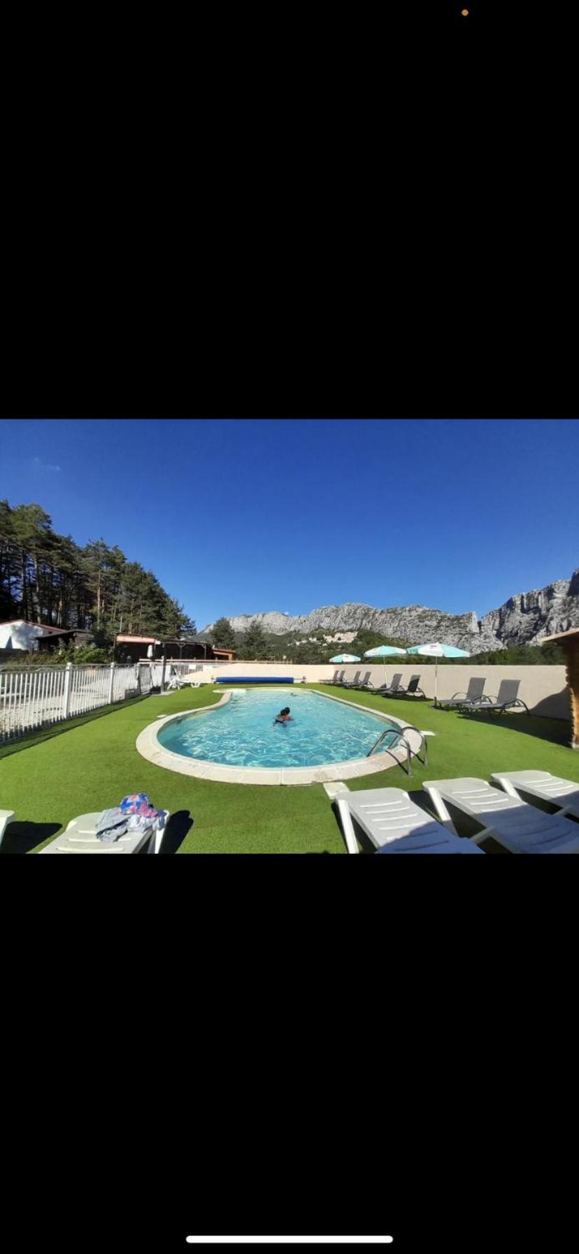 Mobilhome Comfort A La Montagne Saint-Auban  エクステリア 写真