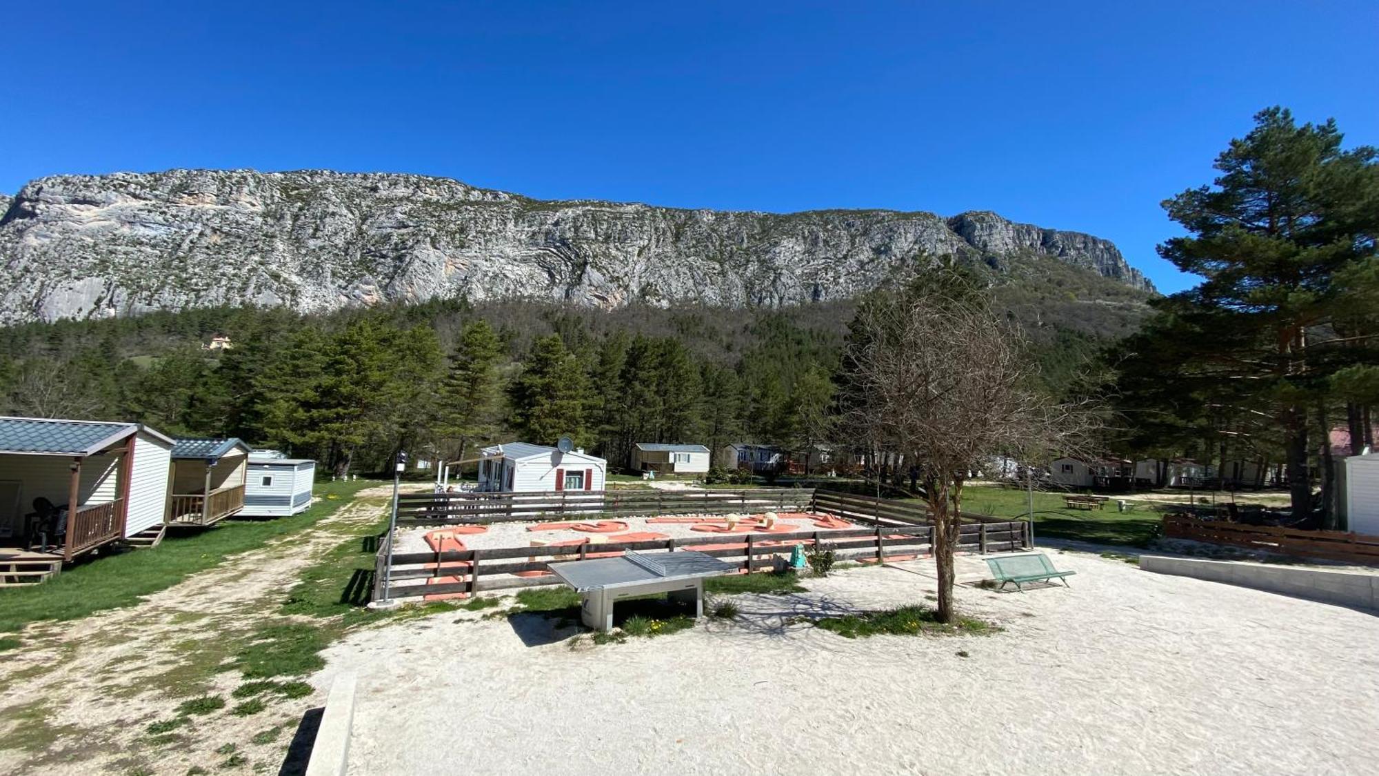 Mobilhome Comfort A La Montagne Saint-Auban  エクステリア 写真